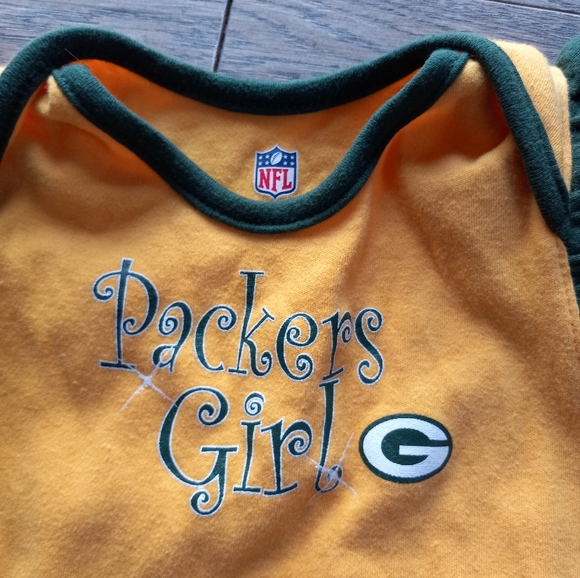 NFL "Packers Girl" onsie 18 months - Picture 4 of 4